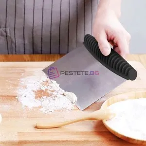 Нож за рязане на тесто