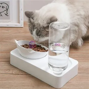 Купа за храна за котки и кучета с поилка за вода